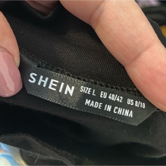 Dragon Print Dress - Picture 4 of 5